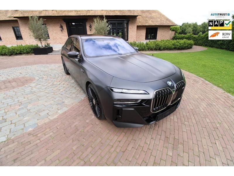 Zwart Gebruikt 2023 BMW i7 Sedan | € 119.950 (Duur) - Afbeelding 1/4