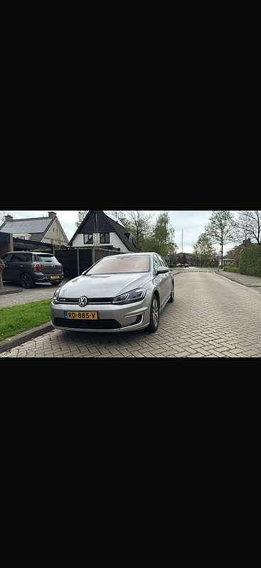 Grijs Gebruikt 2017 VW e-Golf Hatchback | € 11.500 (Eerlijke prijs) - Afbeelding 1/4