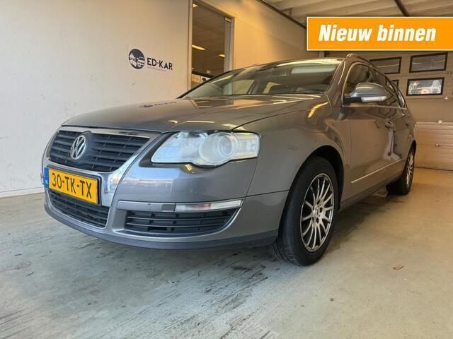 Occasion VW Passat Comfortline 150 PK (110 kW) 2006 Grijs, metallic lak Stationwagen