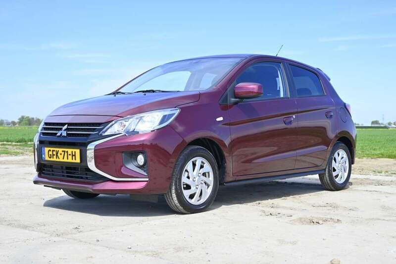 Rood Nieuw 2024 Mitsubishi Space Star Hatchback | € 18.250 (Eerlijke prijs) - Afbeelding 1/4