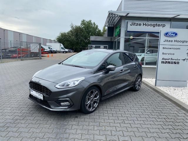Grijs, metallic lak Gebruikt 2021 Ford Fiesta ST-Line Hatchback | € 16.395 (Eerlijke prijs) - Afbeelding 1/4