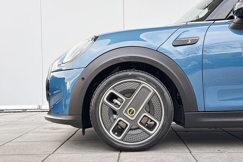 Occasion Mini Cooper Collection 135 kW (184 PK) 2021 Island blue Hatchback