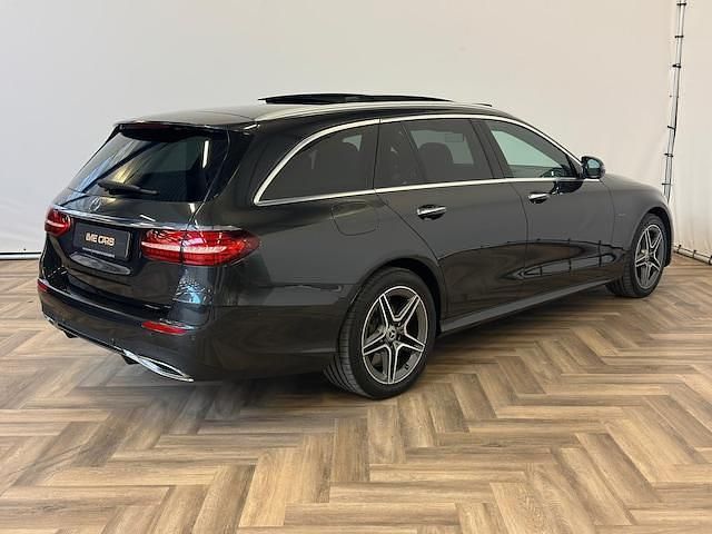 Occasion Mercedes E300 AMG line 2020 Grijs (metallic) Stationwagen