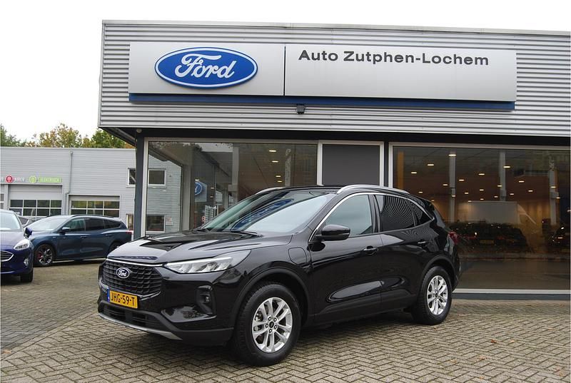 Zwart Gebruikt 2024 Ford Kuga Titanium SUV | € 38.900 (Iets duurder) - Afbeelding 1/4