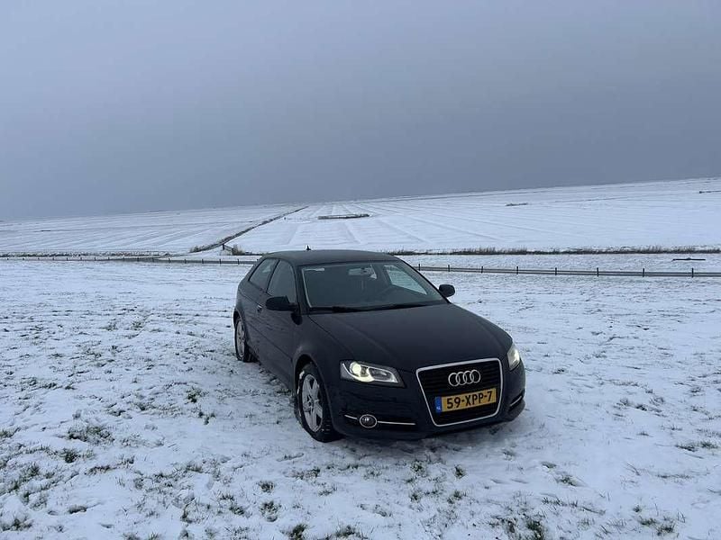 Zwart Occasion 2012 Audi A3 Stationwagen | € 3.300 (Goede deal) - Afbeelding 1/4