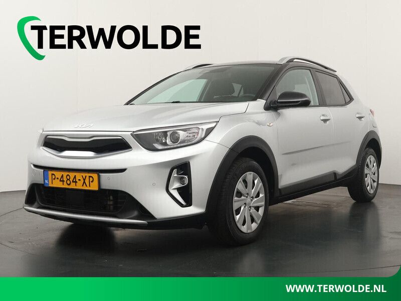 Grijs Gebruikt 2022 Kia Stonic SUV | € 19.795 (Eerlijke prijs) - Afbeelding 1/4