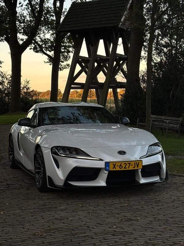 Wit Occasion 2021 Toyota Supra Premium Coupé | € 47.499 - Afbeelding 1/4