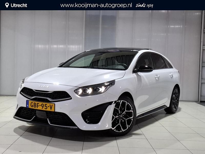 Wit Occasion 2024 Kia ProCeed GT-Line Stationwagen | € 31.950 (Eerlijke prijs) - Afbeelding 1/4