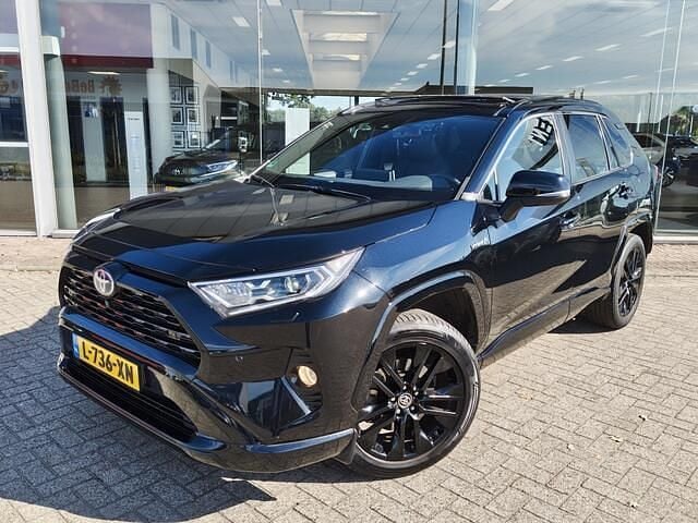 Zwart Gebruikt 2021 Toyota RAV4 Edition SUV | € 32.900 (Goede deal) - Afbeelding 1/4
