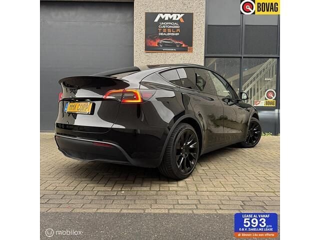 Zwart Gebruikt 2024 Tesla Model Y RWD SUV | € 36.999 (Eerlijke prijs) - Afbeelding 1/4