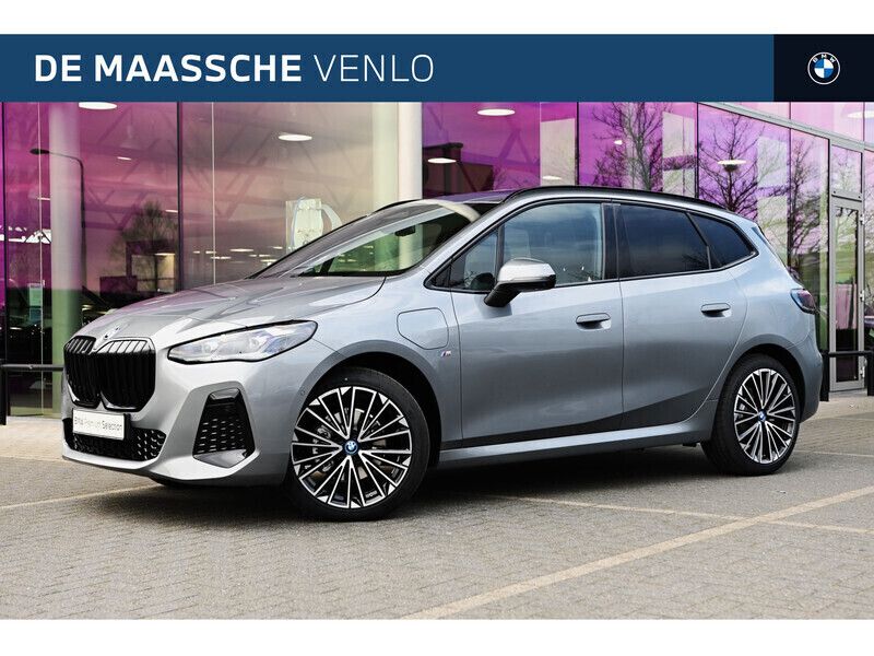 Grijs Gebruikt 2025 BMW 225 Active Tourer Executive MPV | € 49.950 (Eerlijke prijs) - Afbeelding 1/4