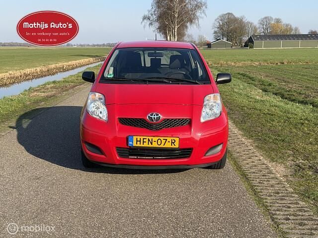 Occasion Toyota Yaris Cool 69 PK (50 kW) 2010 Rood Hatchback