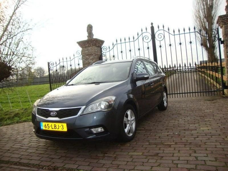 Grijs Gebruikt 2010 Kia Ceed Hatchback | € 2.995 (Super prijs) - Afbeelding 1/4