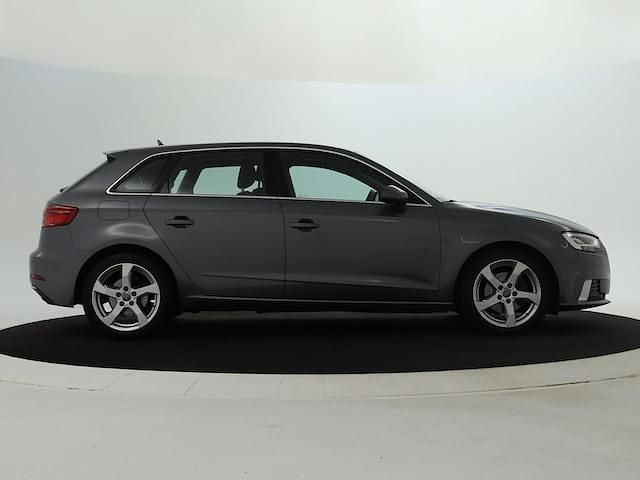 Occasion Audi A3 Sportback Sport 116 PK (85 kW) 2018 Grijs (metallic) Hatchback