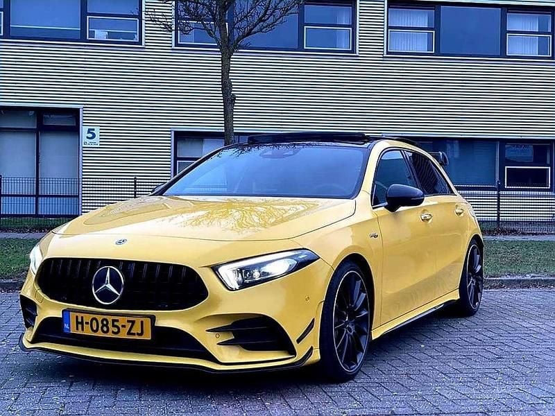 Geel Gebruikt 2019 Mercedes A35 AMG AMG Stationwagen | € 28.500 (Eerlijke prijs) - Afbeelding 1/4