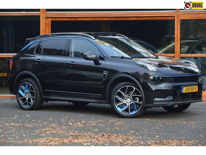 Zwart Gebruikt 2023 Lynk & Co 01 SUV | € 25.850 (Eerlijke prijs) - Afbeelding 1/4
