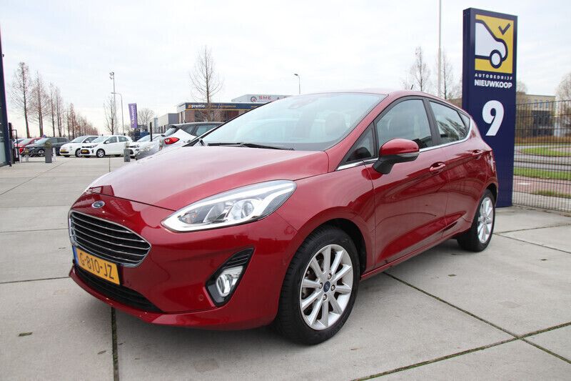 Rood Gebruikt 2019 Ford Fiesta Titanium Hatchback | € 12.946 (Eerlijke prijs) - Afbeelding 1/4