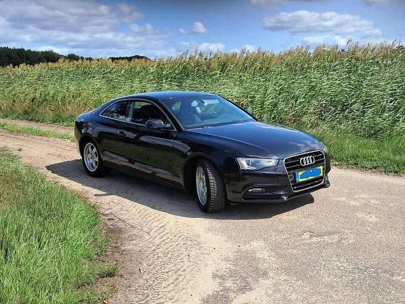 Zwart Gebruikt 2014 Audi A5 Proline Coupé | € 11.995 (Eerlijke prijs) - Afbeelding 1/4