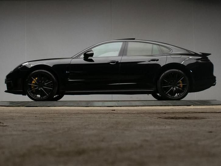 Zwart Gebruikt 2017 Porsche Panamera Sport Sedan | € 52.945 (Eerlijke prijs) - Afbeelding 1/4