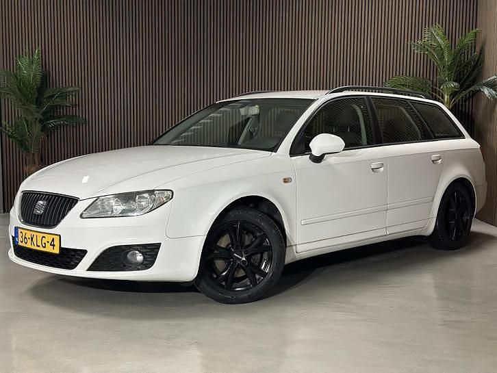 Wit Gebruikt 2010 Seat Exeo Reference Stationwagen | € 3.995 (Iets duurder) - Afbeelding 1/4