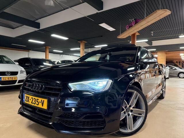 Zwart Gebruikt 2016 Audi RS3 Proline Hatchback | € 21.950 - Afbeelding 1/4