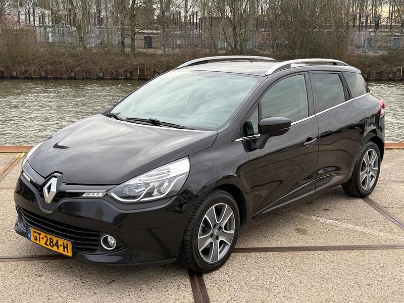 Zwart Occasion 2015 Renault Clio GrandTour Night&Day Stationwagen | € 3.695 (Goede deal) - Afbeelding 1/4