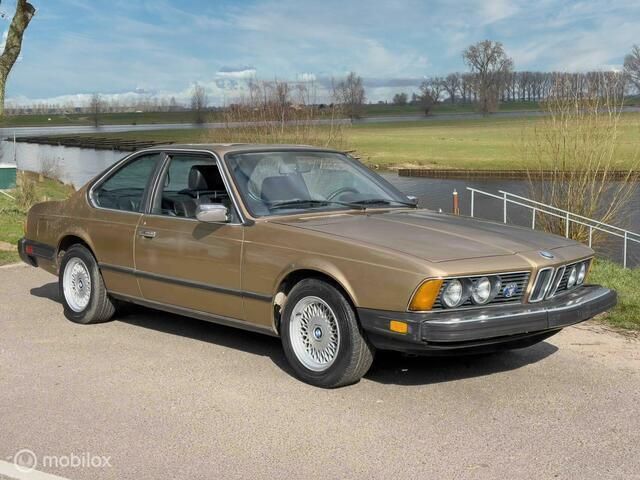 Bruin Gebruikt 1981 BMW 633 Basis Coupé | € 6.000 - Afbeelding 1/4