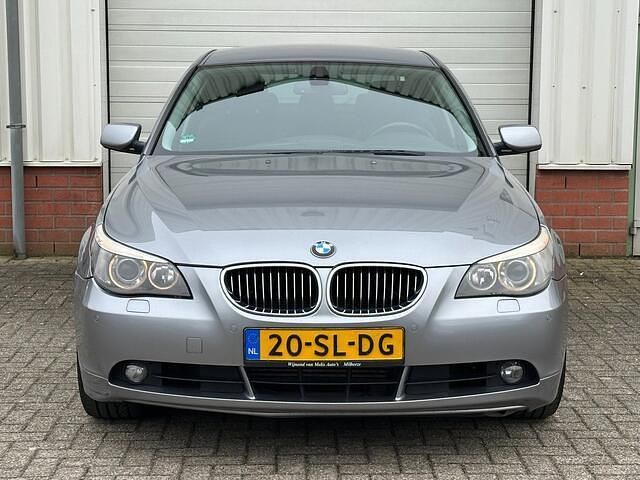 Occasion BMW 525 Comfort Edition 218 PK (160 kW) 2006 Grijs (metallic) Sedan