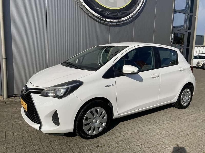 Wit Gebruikt 2016 Toyota Yaris Hybrid Hatchback | € 12.450 (Eerlijke prijs) - Afbeelding 1/4