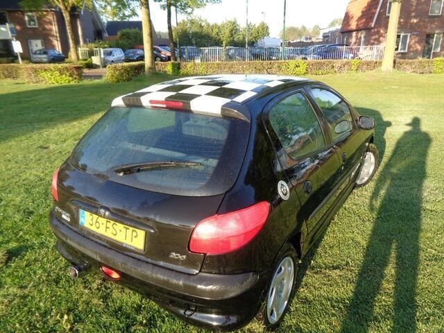 Occasion Peugeot 206 75 PK (55 kW) 2000 Zwart Hatchback