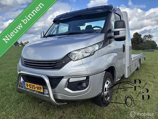 Zilver Gebruikt 2017 Iveco Daily Van | € 21.999 - Afbeelding 1/4