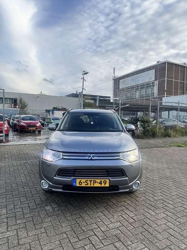 Grijs Occasion 2013 Mitsubishi Outlander Instyle SUV | € 6.499 (Iets duurder) - Afbeelding 1/4