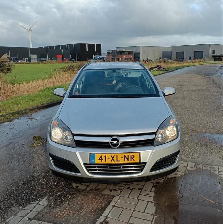 Zilver Gebruikt 2006 Opel Astra Edition Stationwagen | € 2.250 (Eerlijke prijs) - Afbeelding 1/1