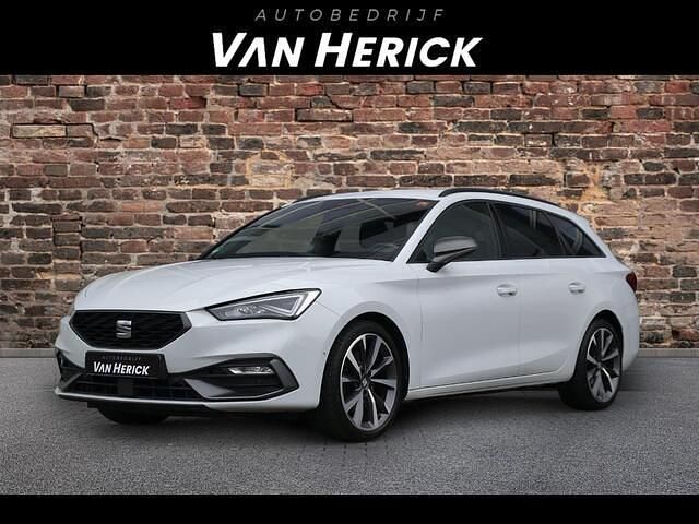 Wit Gebruikt 2021 Seat Leon FR Stationwagen | € 22.445 (Eerlijke prijs) - Afbeelding 1/4