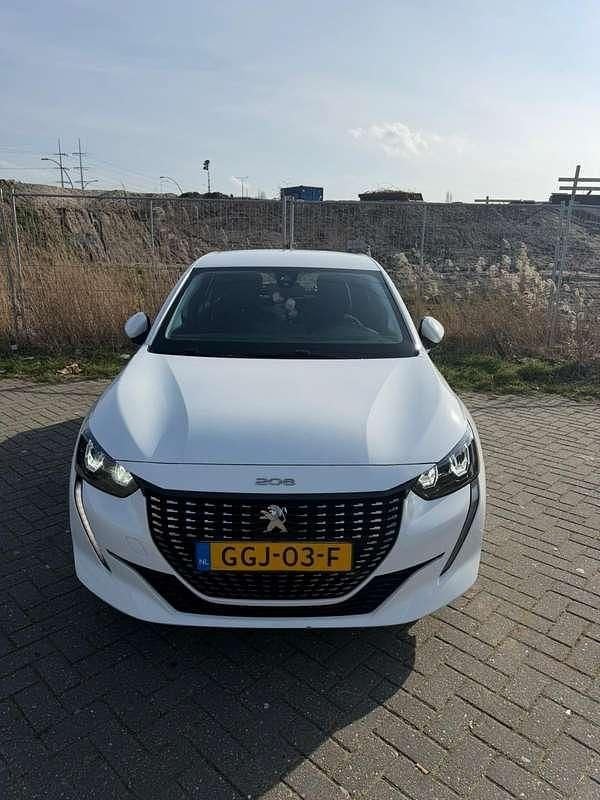 Occasion Peugeot 208 Allure 101 PK (74 kW) 2022 Wit Hatchback