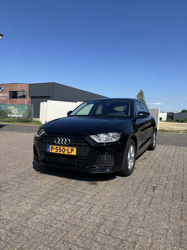 Zwart Gebruikt 2021 Audi A1 Hatchback | € 17.250 (Super prijs) - Afbeelding 1/4