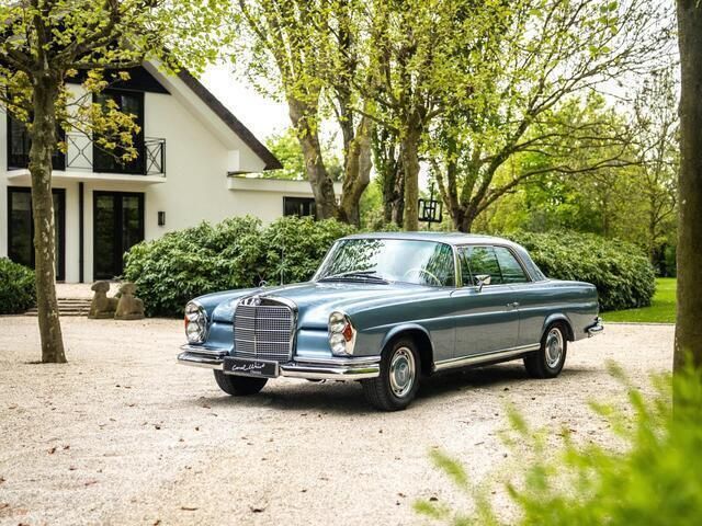 Blauw Gebruikt 1968 Mercedes S280 SE Sedan | € 74.500 - Afbeelding 1/4