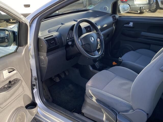 Occasion VW Fox Trendline 54 PK (39 kW) 2009 Grijs Hatchback