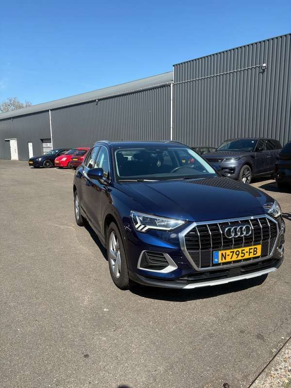 Blauw Gebruikt 2020 Audi Q3 SUV | € 35.000 (Eerlijke prijs) - Afbeelding 1/4
