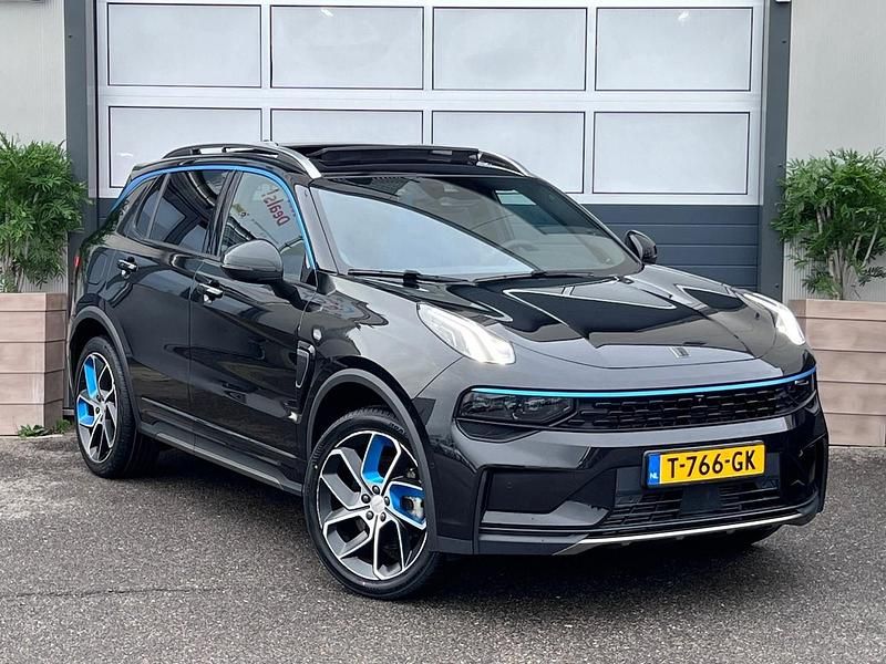 Zwart Gebruikt 2023 Lynk & Co 01 SUV | € 22.950 (Goede deal) - Afbeelding 1/4