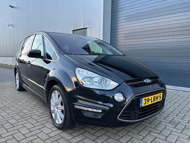 Zwart (metallic) Occasion 2010 Ford S-MAX Titanium MPV | € 3.999 (Eerlijke prijs) - Afbeelding 1/4