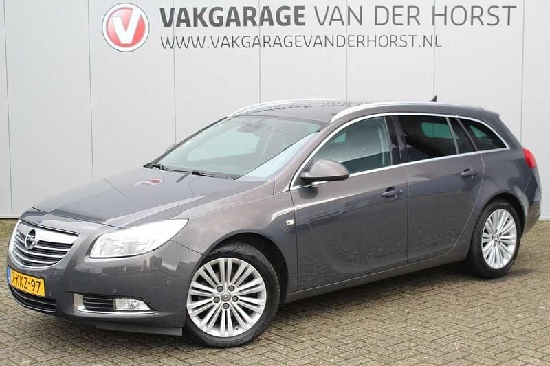 Grijs Gebruikt 2013 Opel Insignia Design Edition Stationwagen | € 6.280 (Goede deal) - Afbeelding 1/3