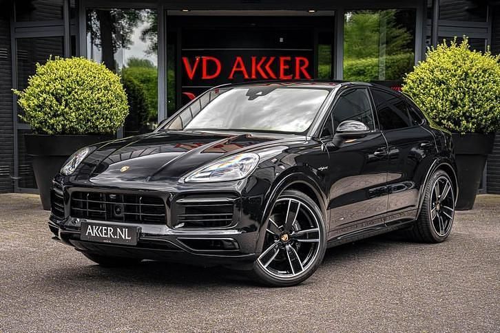 Zwart Occasion 2023 Porsche Cayenne Platinum Edition SUV | € 99.880 (Super prijs) - Afbeelding 1/4
