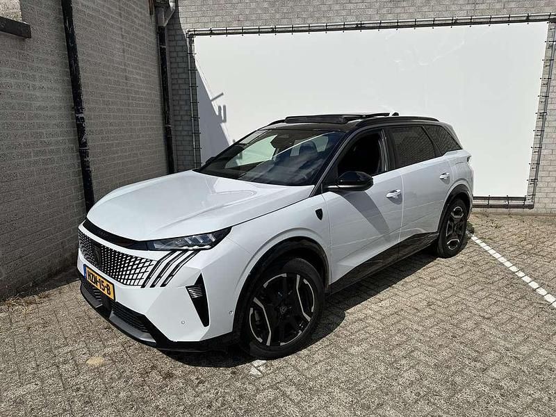 Wit Gebruikt 2025 Peugeot e-5008 Avantage SUV | € 53.900 - Afbeelding 1/4