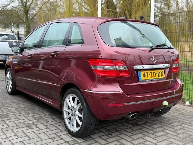 Occasion Mercedes B150 95 PK (69 kW) 2008 Rood (metallic) MPV