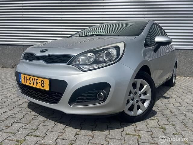 Grijs Gebruikt 2011 Kia Rio Plus Hatchback | € 3.499 (Iets duurder) - Afbeelding 1/4