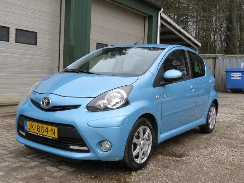 Occasion Toyota Aygo 68 PK (50 kW) 2014 Blauw Hatchback