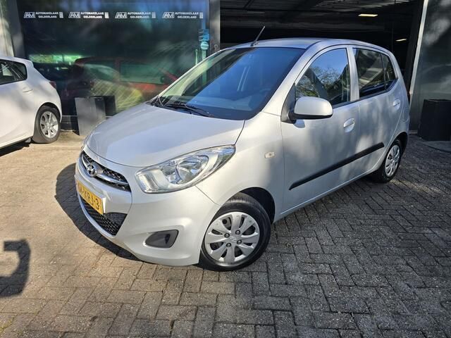 Grijs Gebruikt 2012 Hyundai i10 Hatchback | € 3.850 (Eerlijke prijs) - Afbeelding 1/4