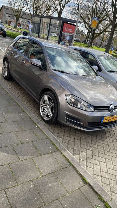 Grijs Gebruikt 2014 VW Golf VII Comfortline Hatchback | € 7.200 (Eerlijke prijs) - Afbeelding 1/4
