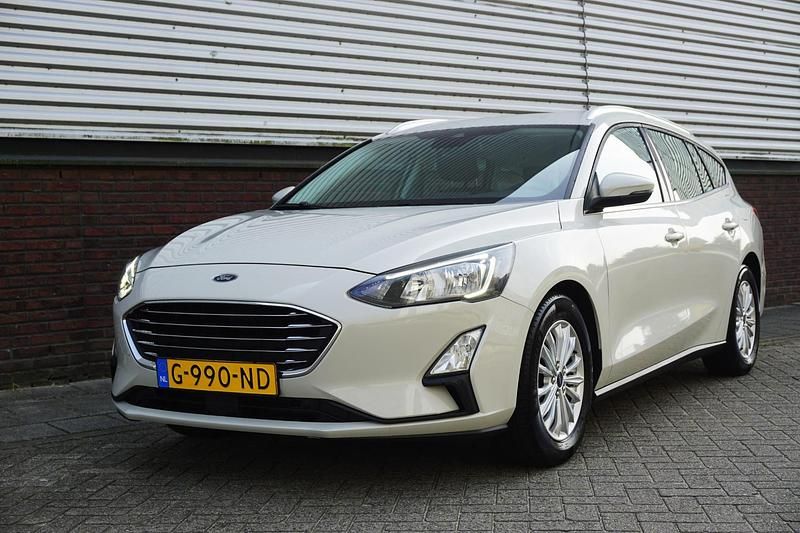 Wit Gebruikt 2019 Ford Focus Business Edition Stationwagen | € 12.950 (Goede deal) - Afbeelding 1/4